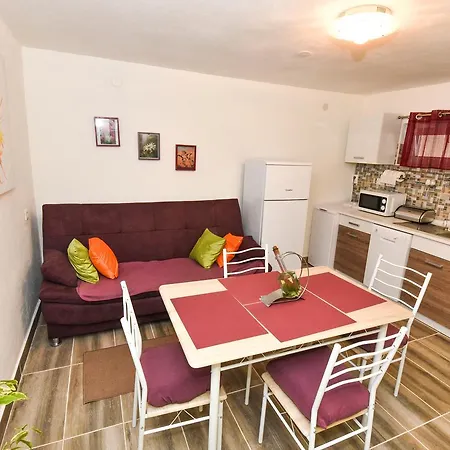 Apartman Ana *