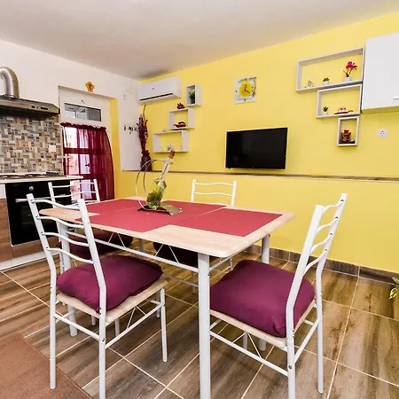 Apartman Ana *