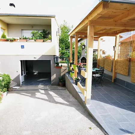 Apartman Ana Apartman *
